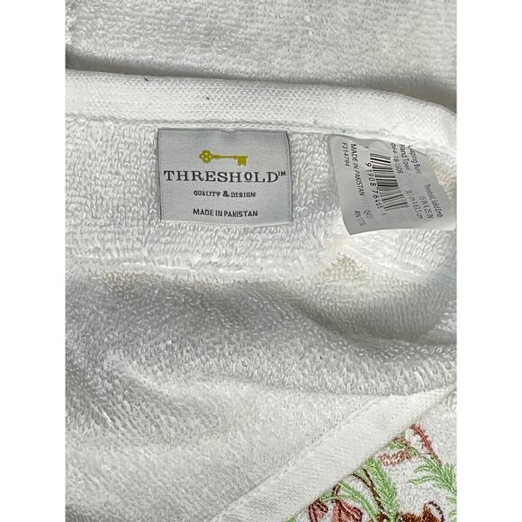 NWT Thresholds Easter Hand Towel - Picture 4 of 4